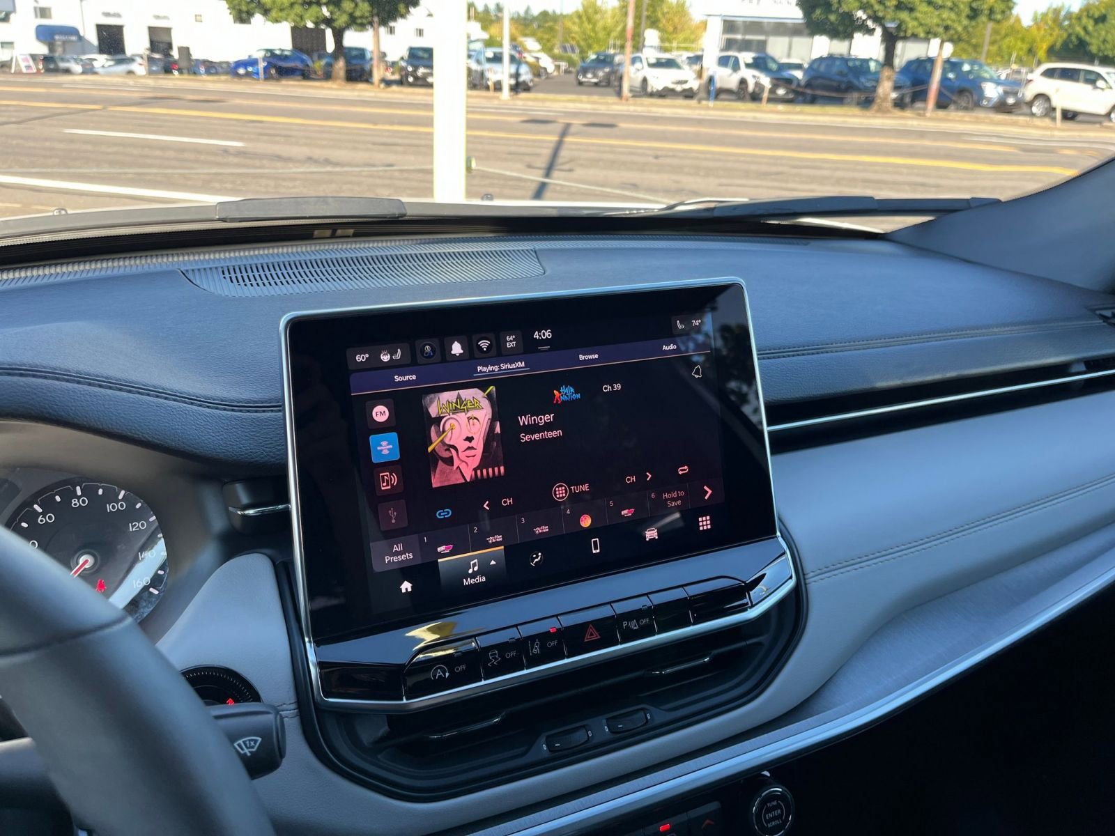 Used 2025 Jeep Compass Limited image 20