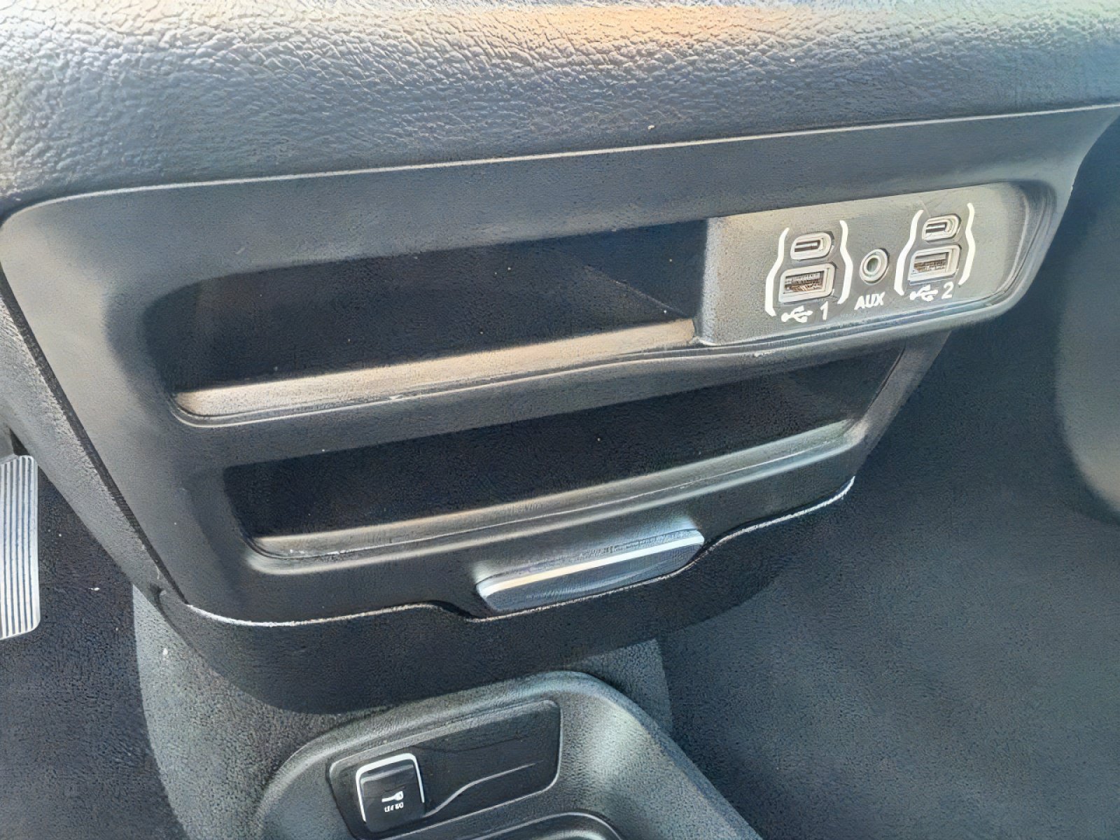 Used 2025 Chrysler Pacifica Select FWD image 14