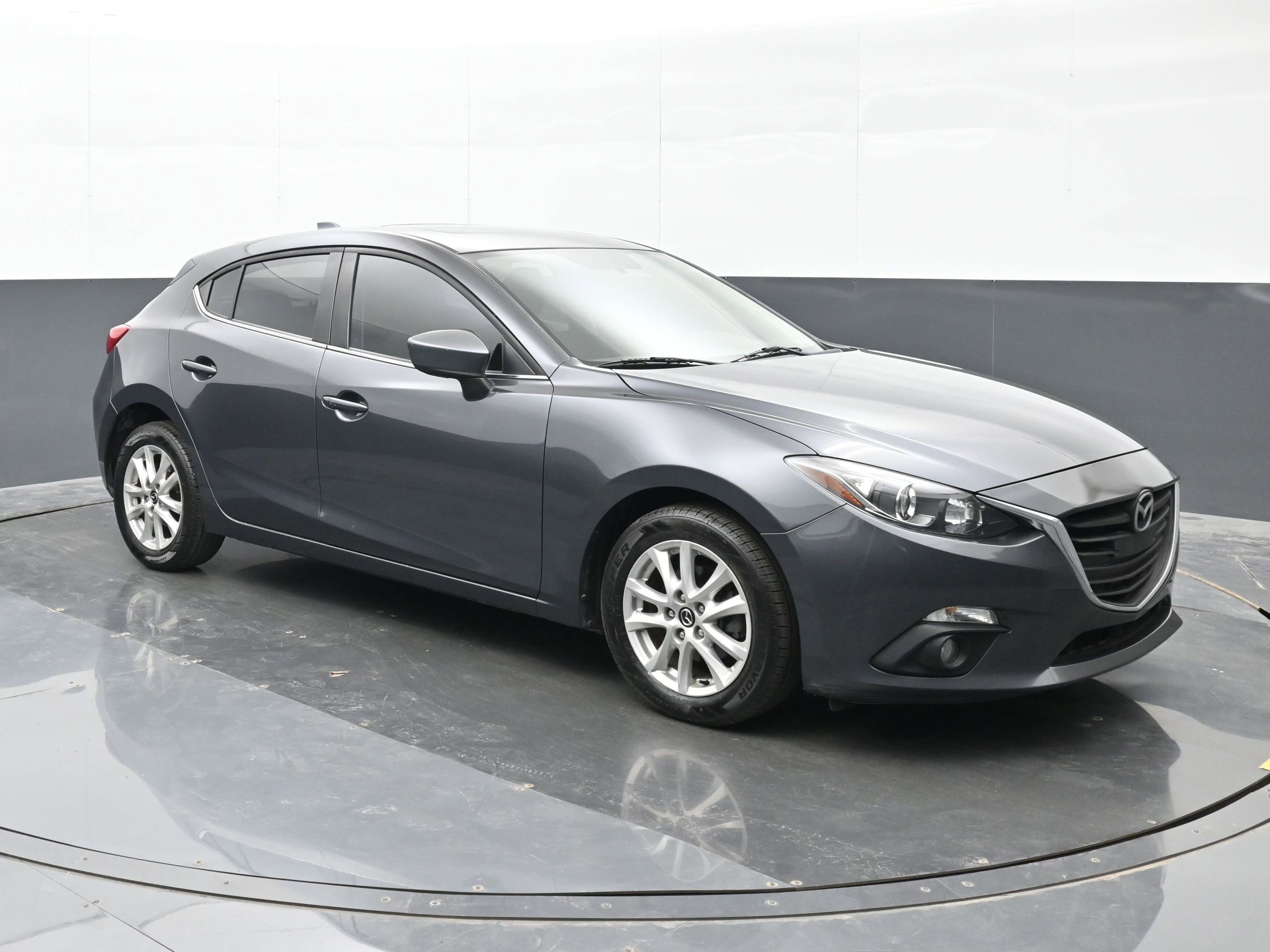 Used 2015 MAZDA MAZDA3 i Touring w/ Technology Package FWD image 6