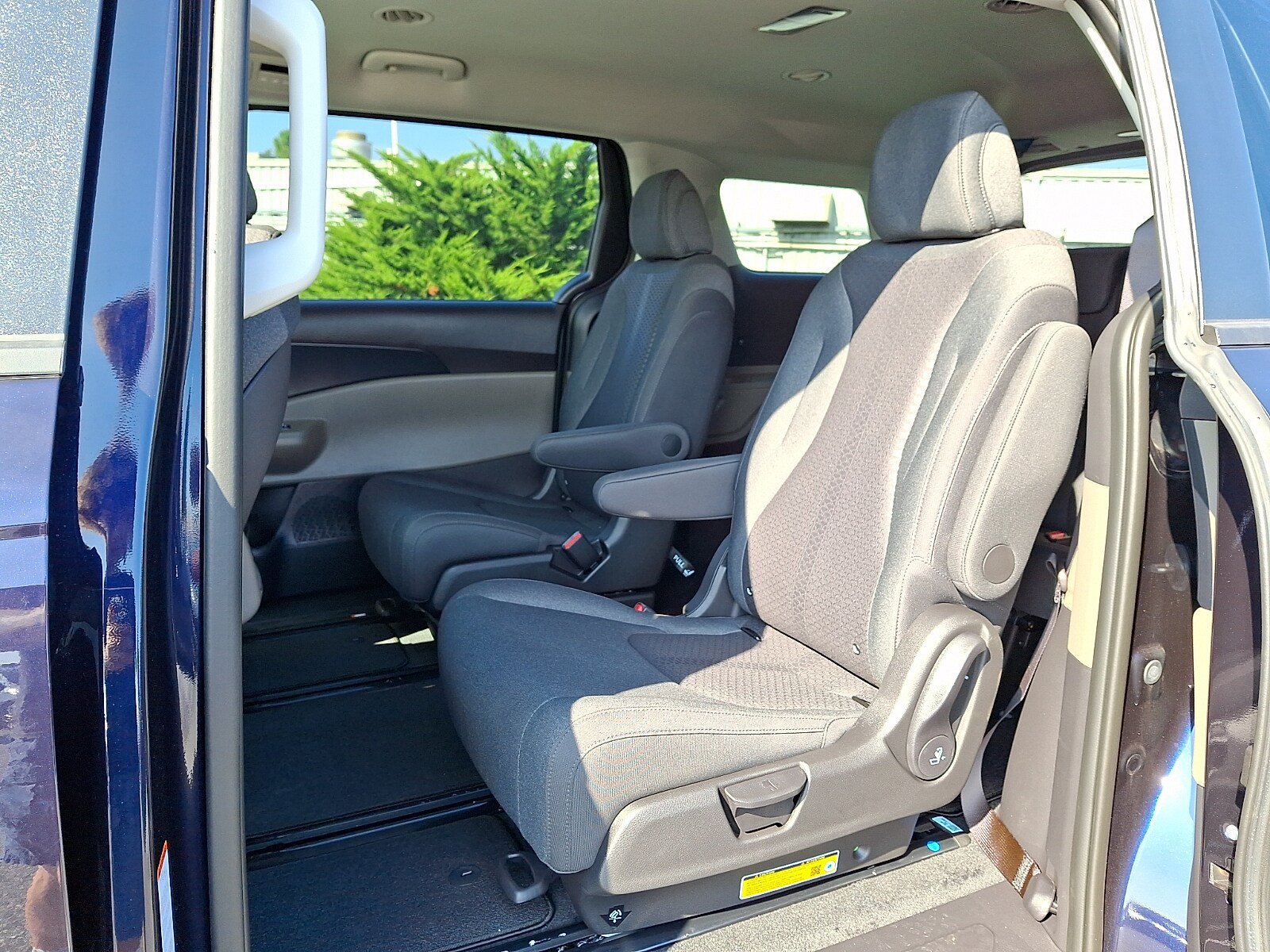 New 2026 Kia Carnival LX FWD image 6