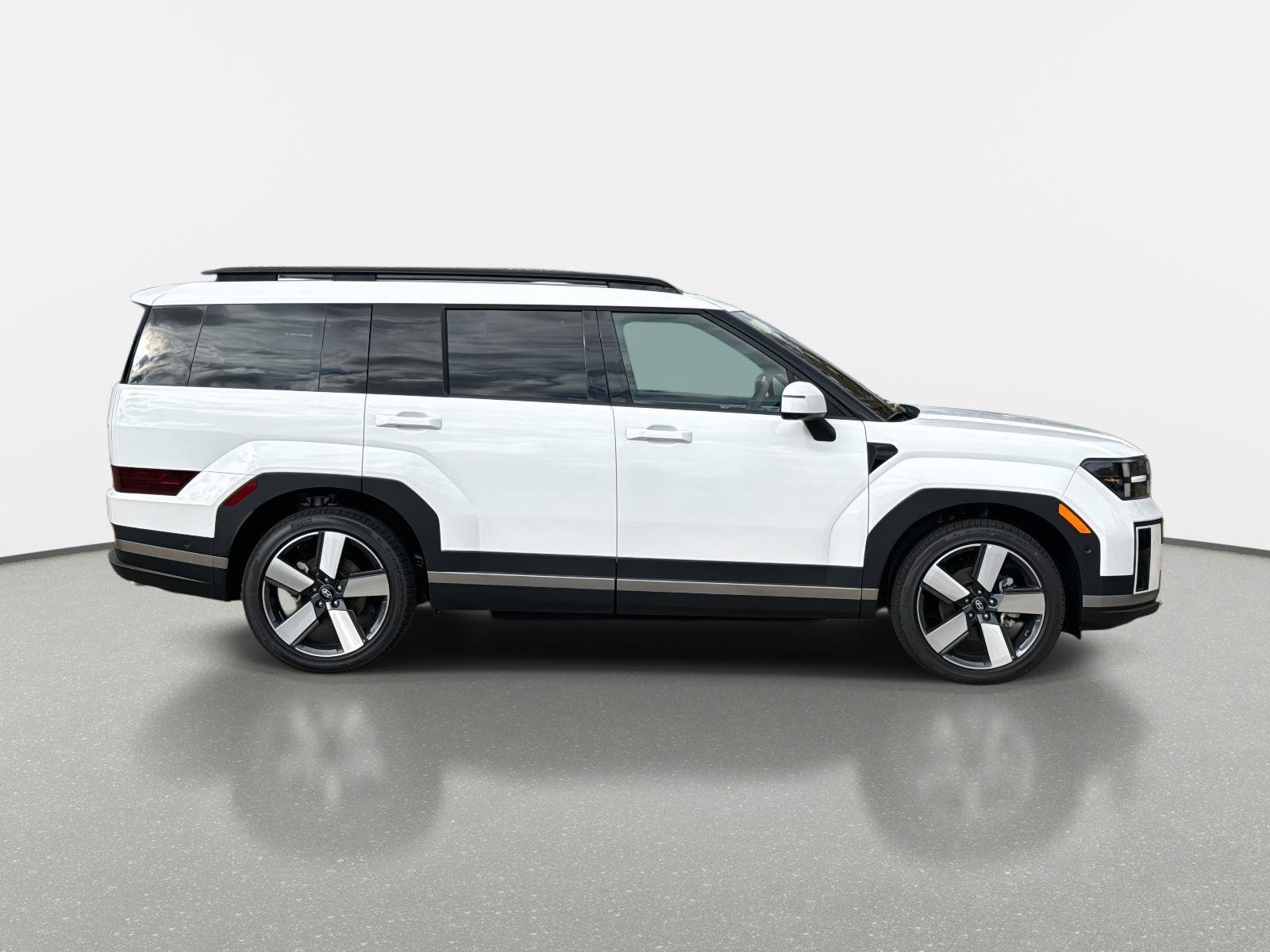 Certified 2025 Hyundai Santa Fe Limited image 4