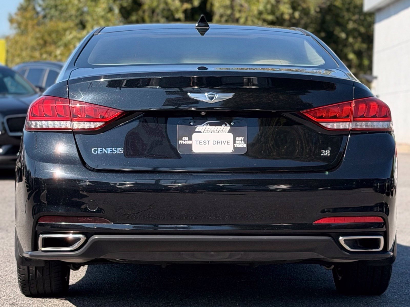 Used 2015 Hyundai Genesis 3.8 RWD image 4