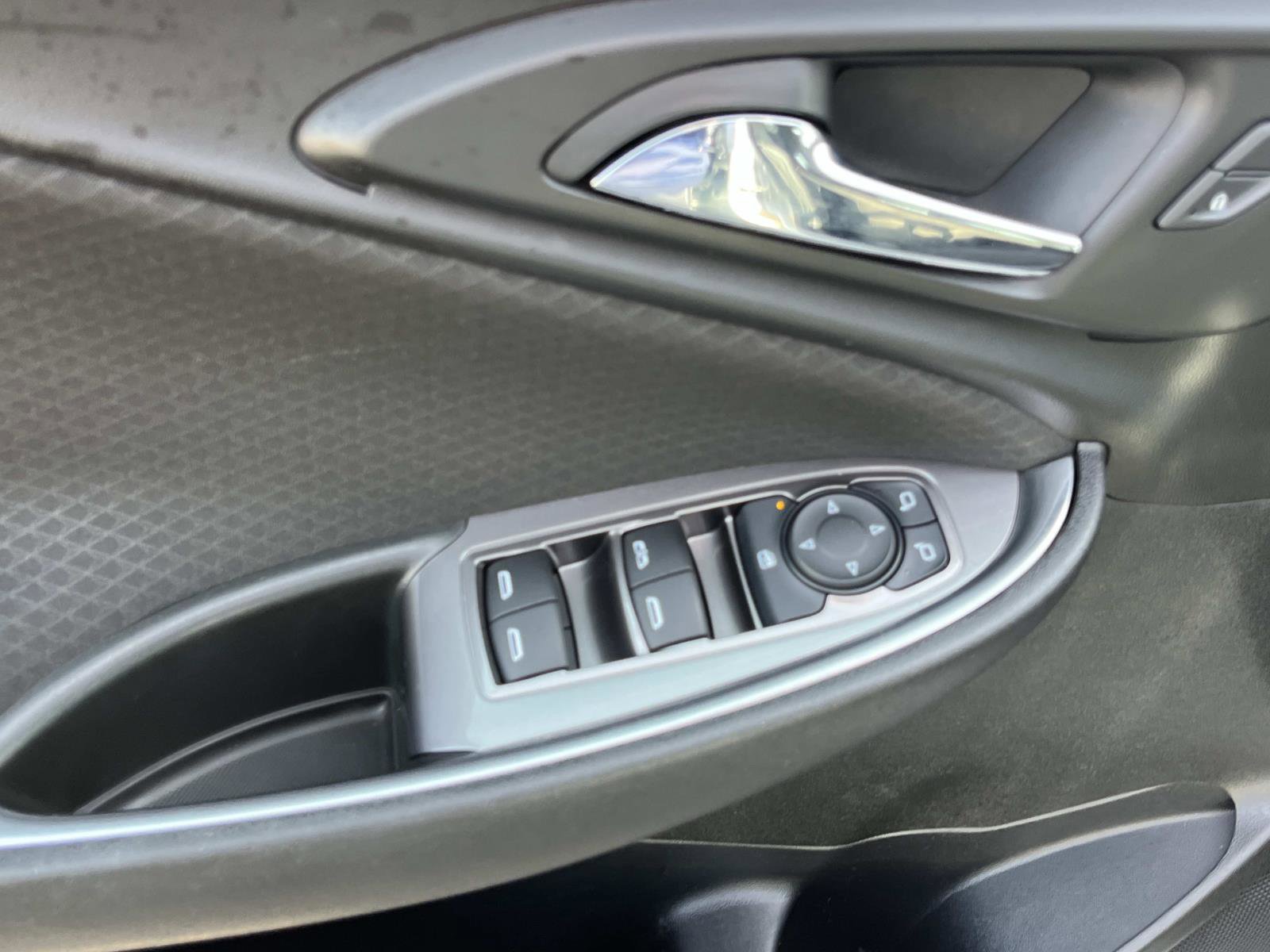 Used 2021 Chevrolet Malibu LT FWD image 25