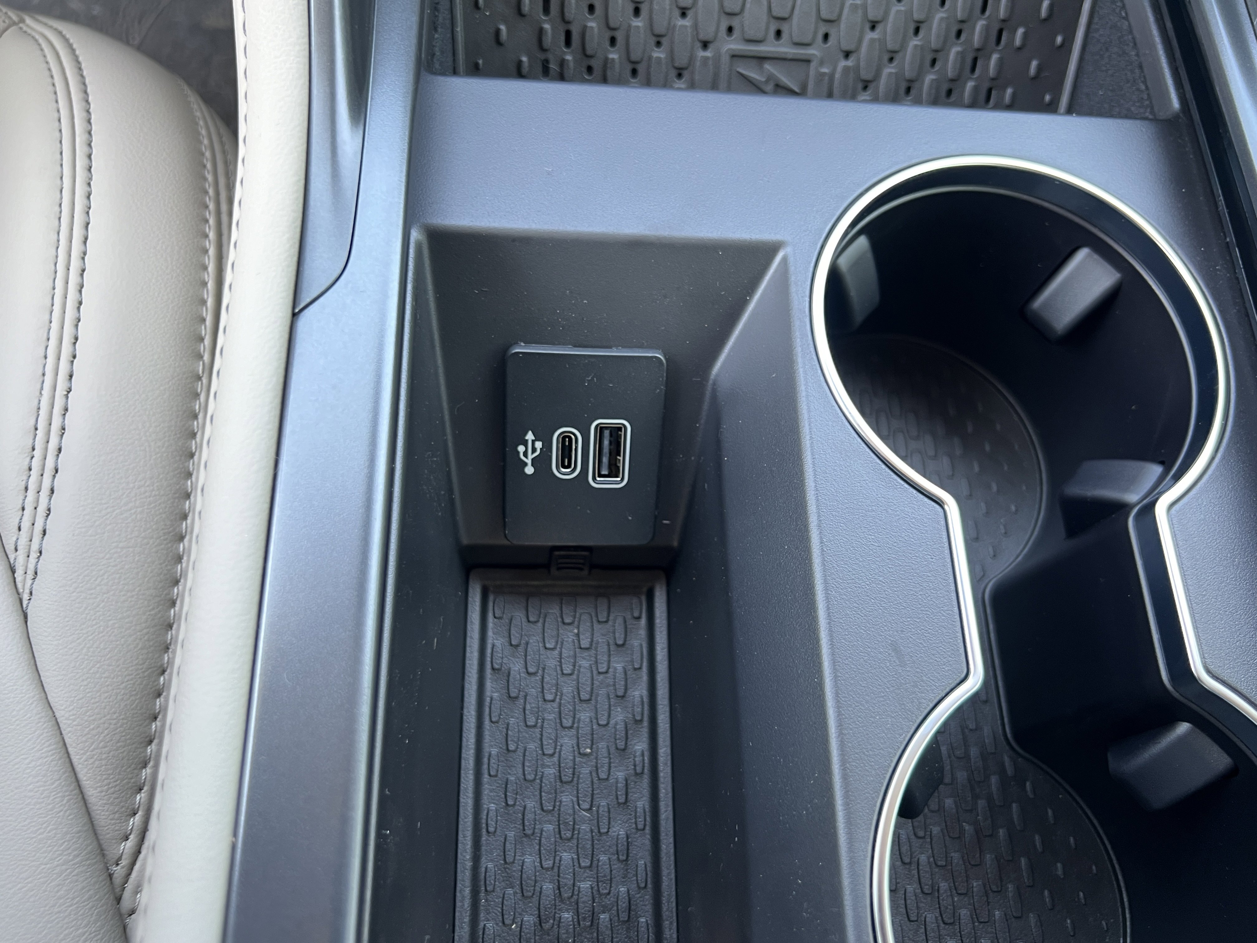 New 2025 Lincoln Nautilus Premier w/ Equipment Group 102A image 22