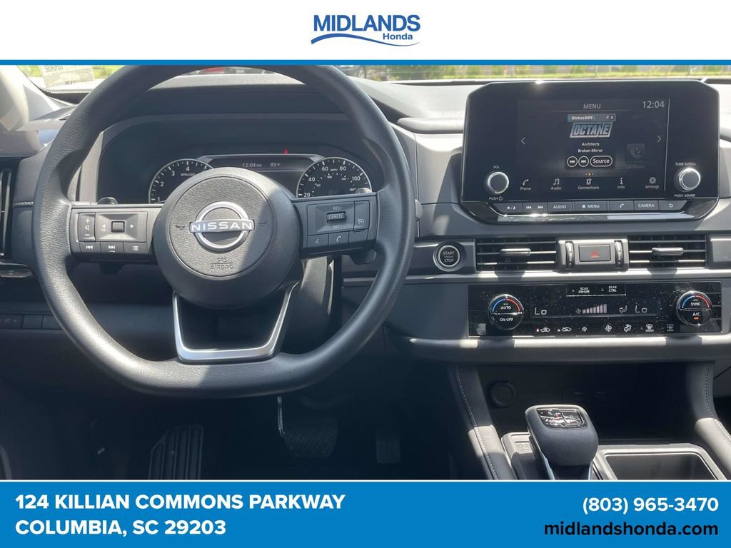 Used 2024 Nissan Pathfinder S AWD/4WD image 11