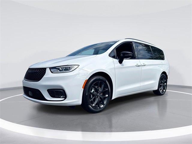 New 2026 Chrysler Pacifica Limited