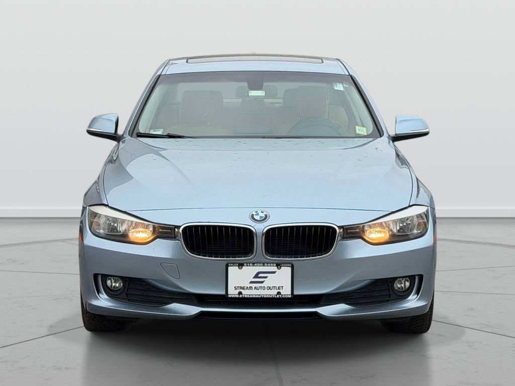 Used 2014 BMW 320i xDrive Sedan AWD/4WD image 2