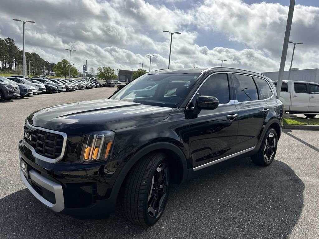 Used 2024 Kia Telluride S w/ S Sunroof Package image 9