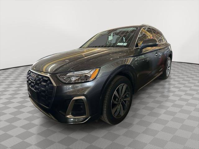 Used 2023 Audi Q5 2.0T Premium w/ Convenience Package AWD/4WD image 4