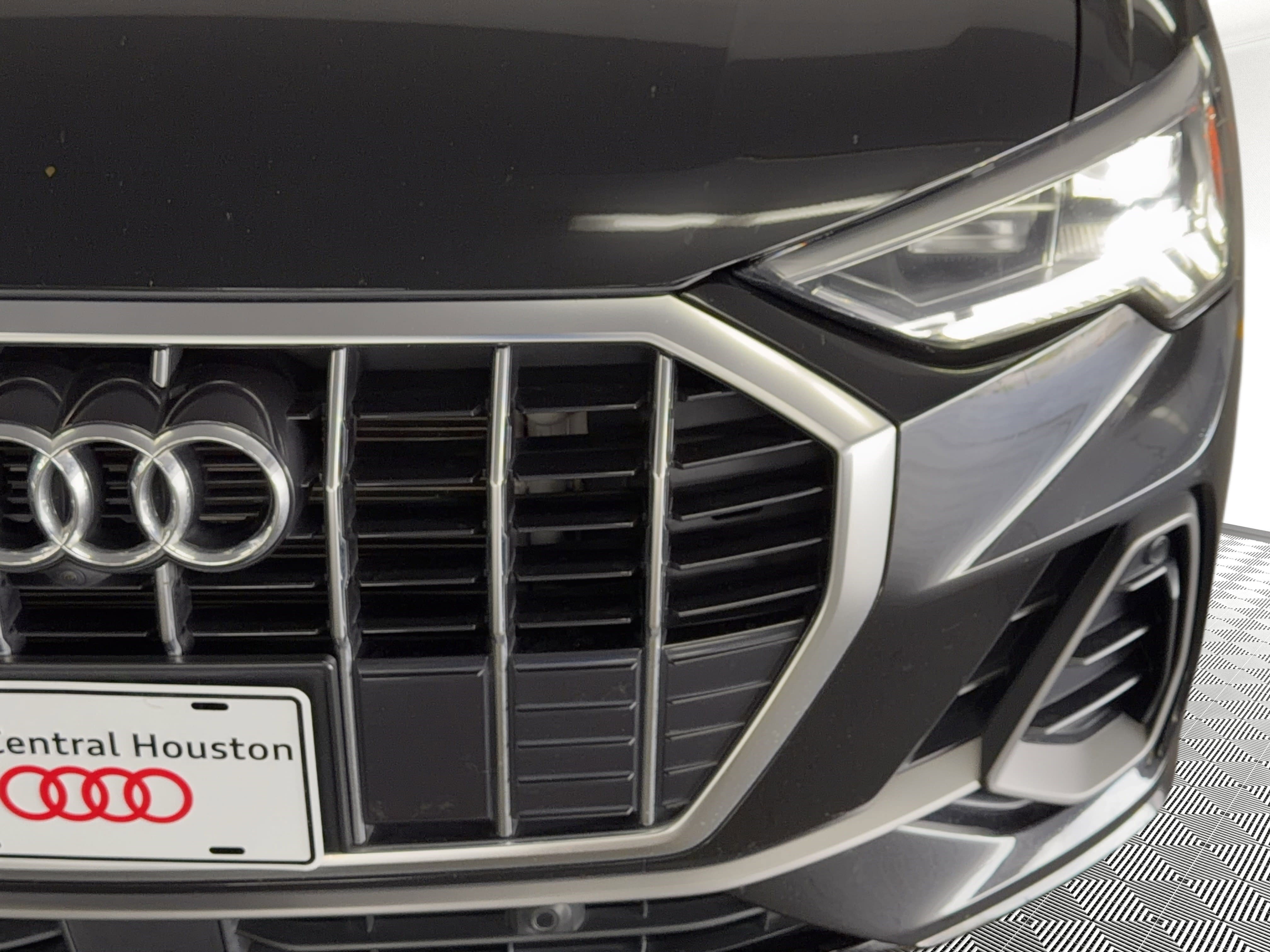 Used 2023 Audi Q3 2.0T Premium Plus w/ Premium Plus Package AWD/4WD image 11