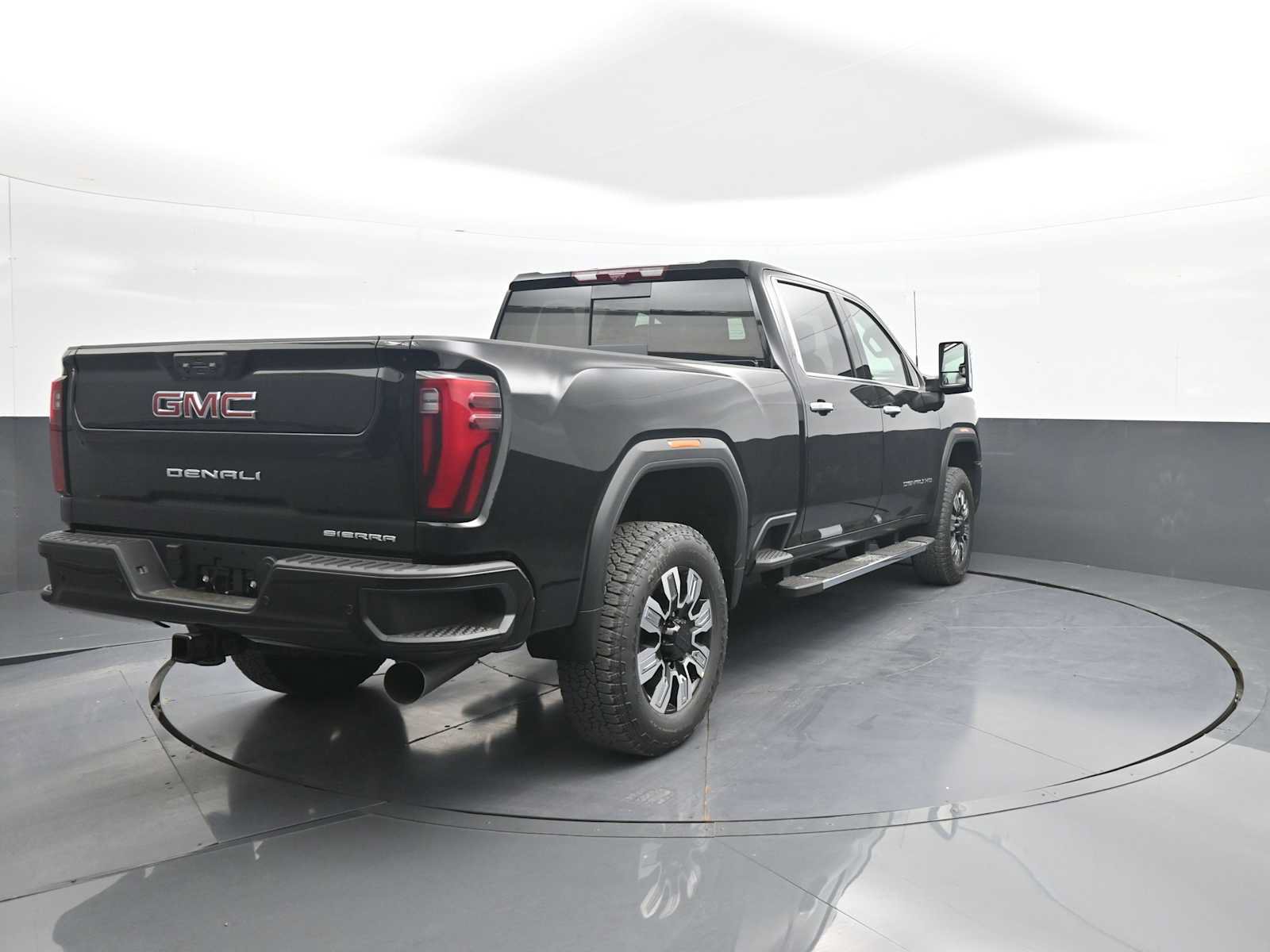 New 2026 GMC Sierra 2500 Denali w/ Technology Package AWD/4WD image 7