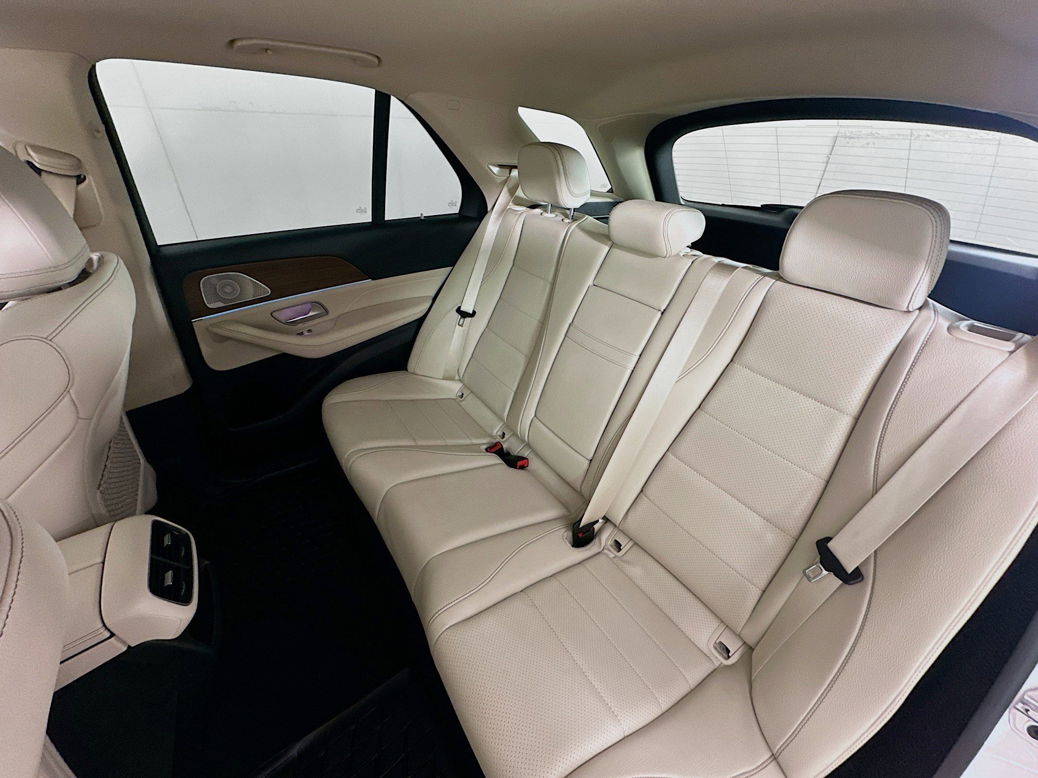 Used 2023 Mercedes-Benz GLE 450 4MATIC w/ AMG Line Exterior image 24