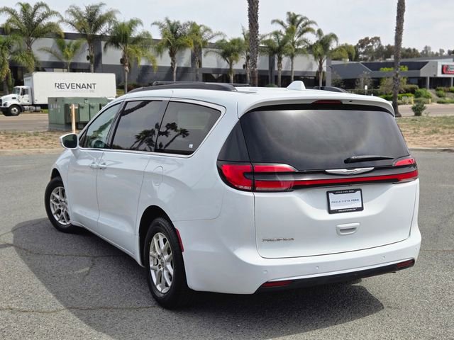 Used 2022 Chrysler Pacifica Touring-L FWD image 11