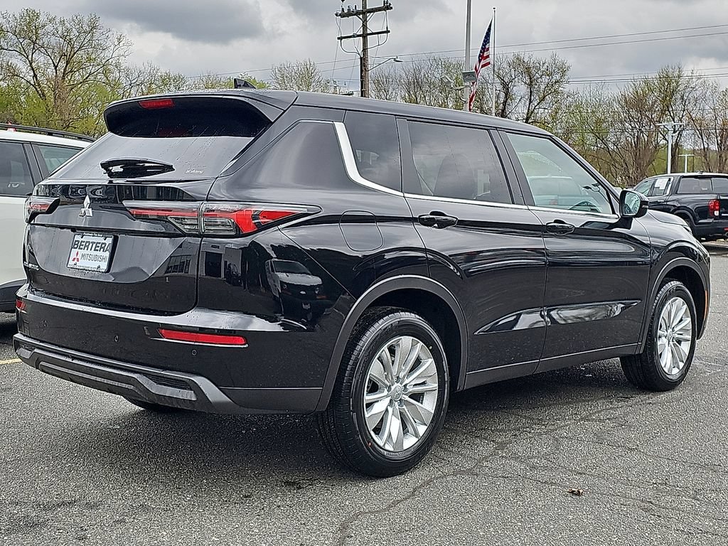 New 2026 Mitsubishi Outlander ES AWD/4WD image 4