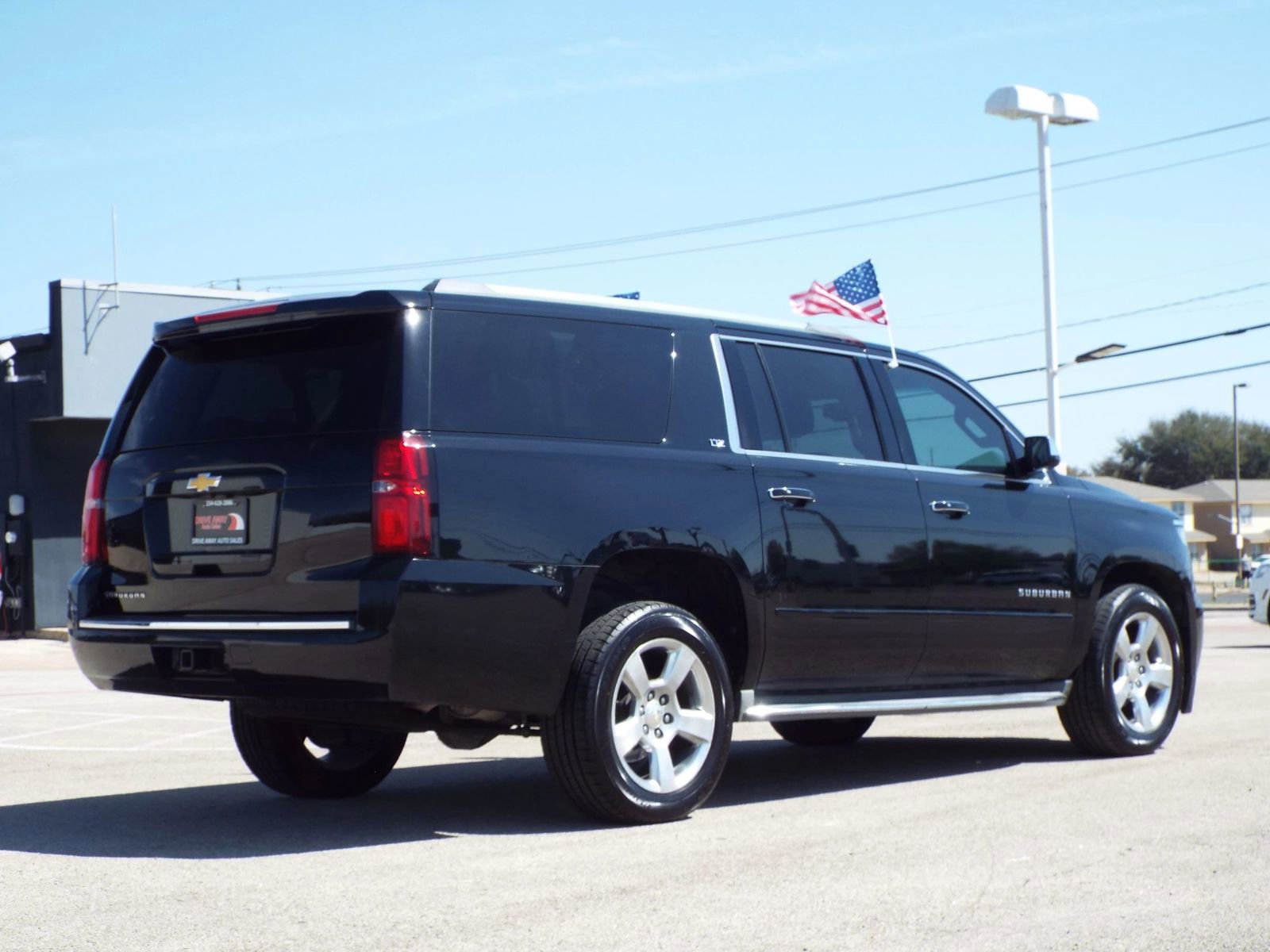Used 2015 Chevrolet Suburban LTZ image 6