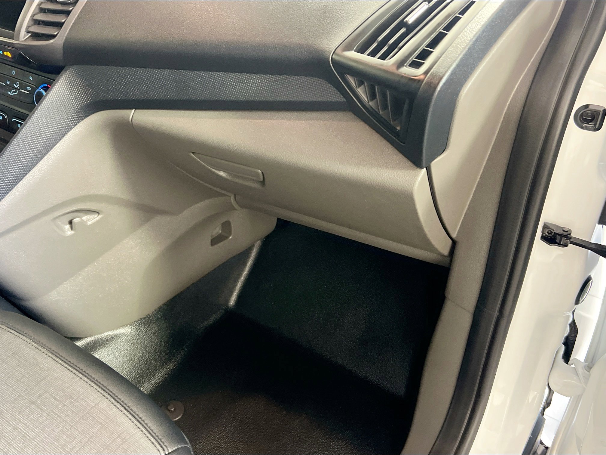 Used 2023 Ford Transit Connect XL image 34