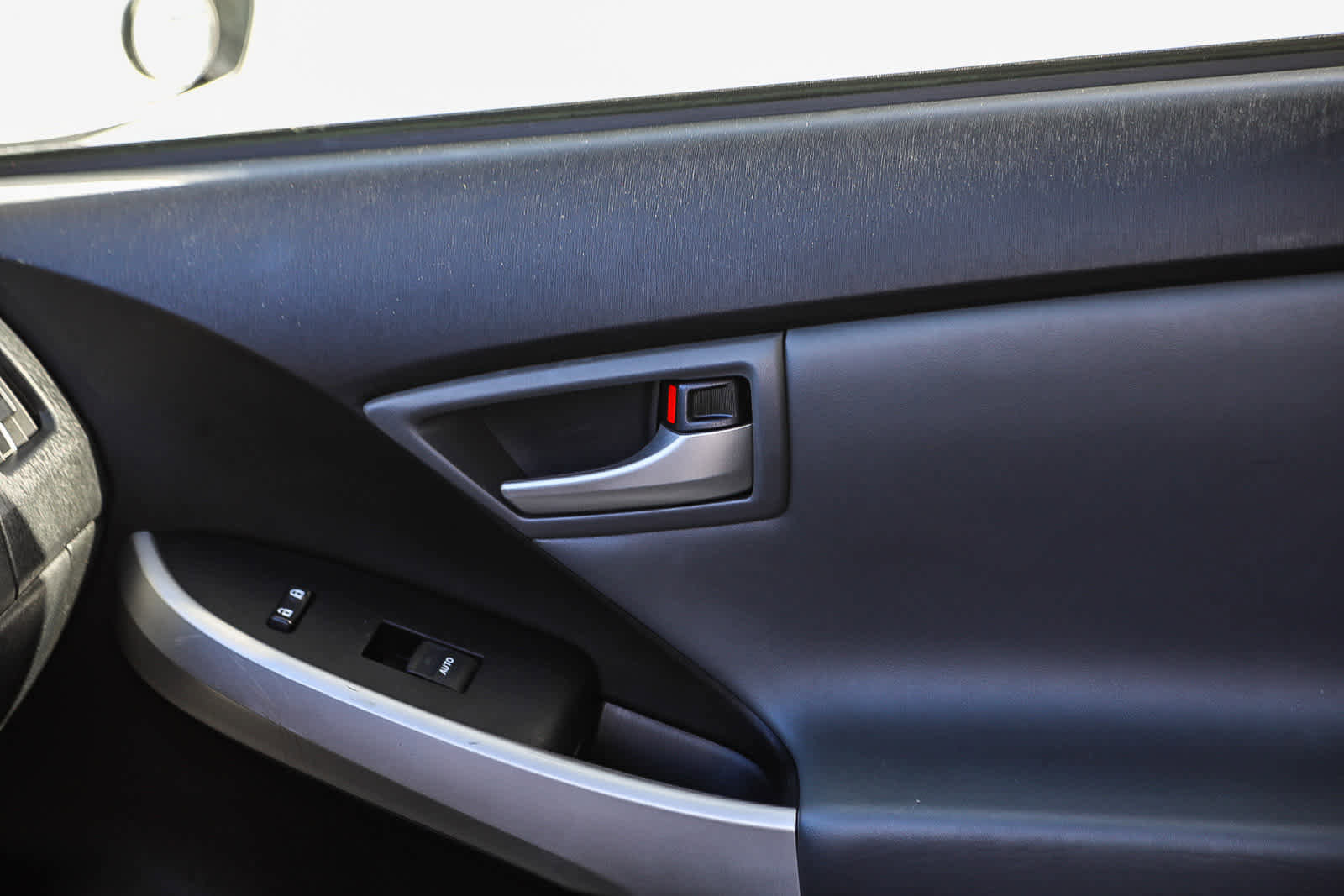 Used 2015 Toyota Prius Four image 21