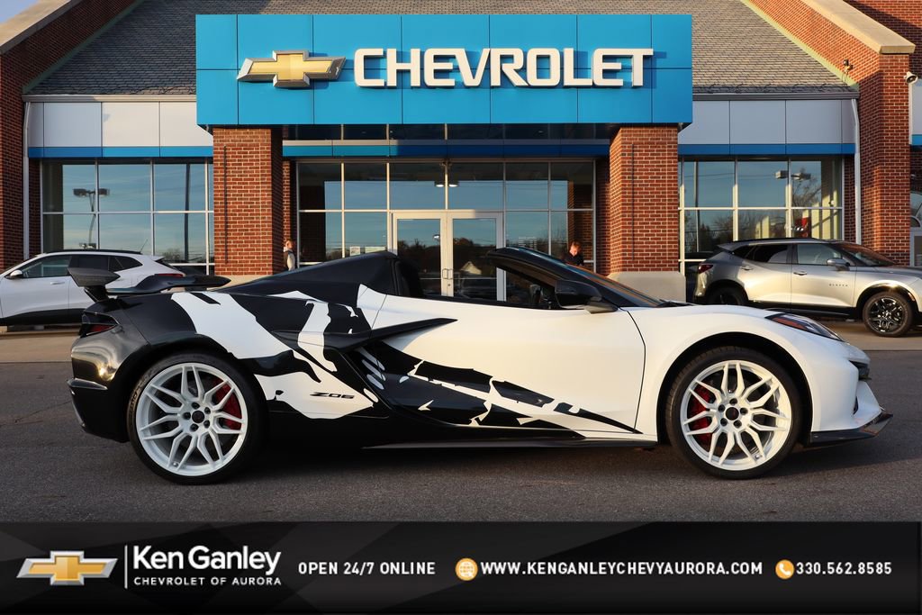 Used 2024 Chevrolet Corvette Z06 image 1