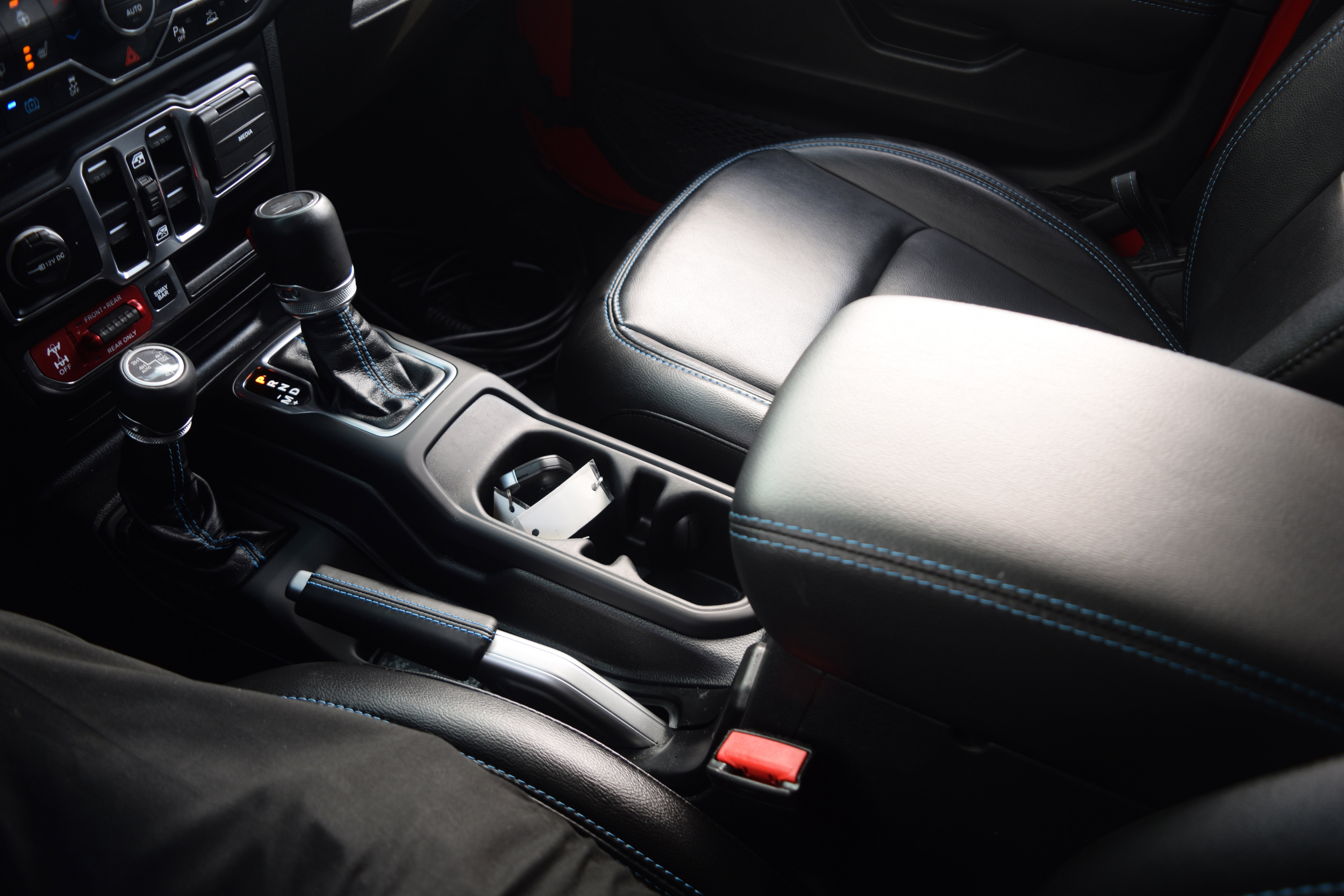 Used 2023 Jeep Wrangler Unlimited Rubicon 4xe w/ Steel Bumper Group image 13