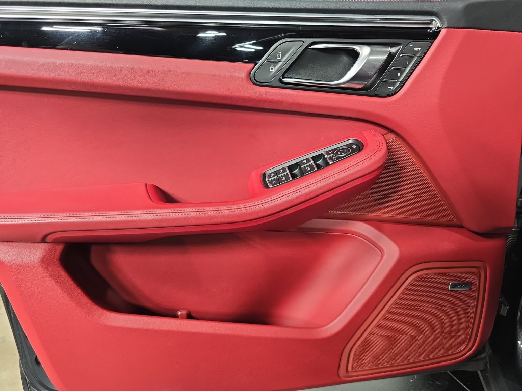 Certified 2026 Porsche Macan S AWD/4WD image 22