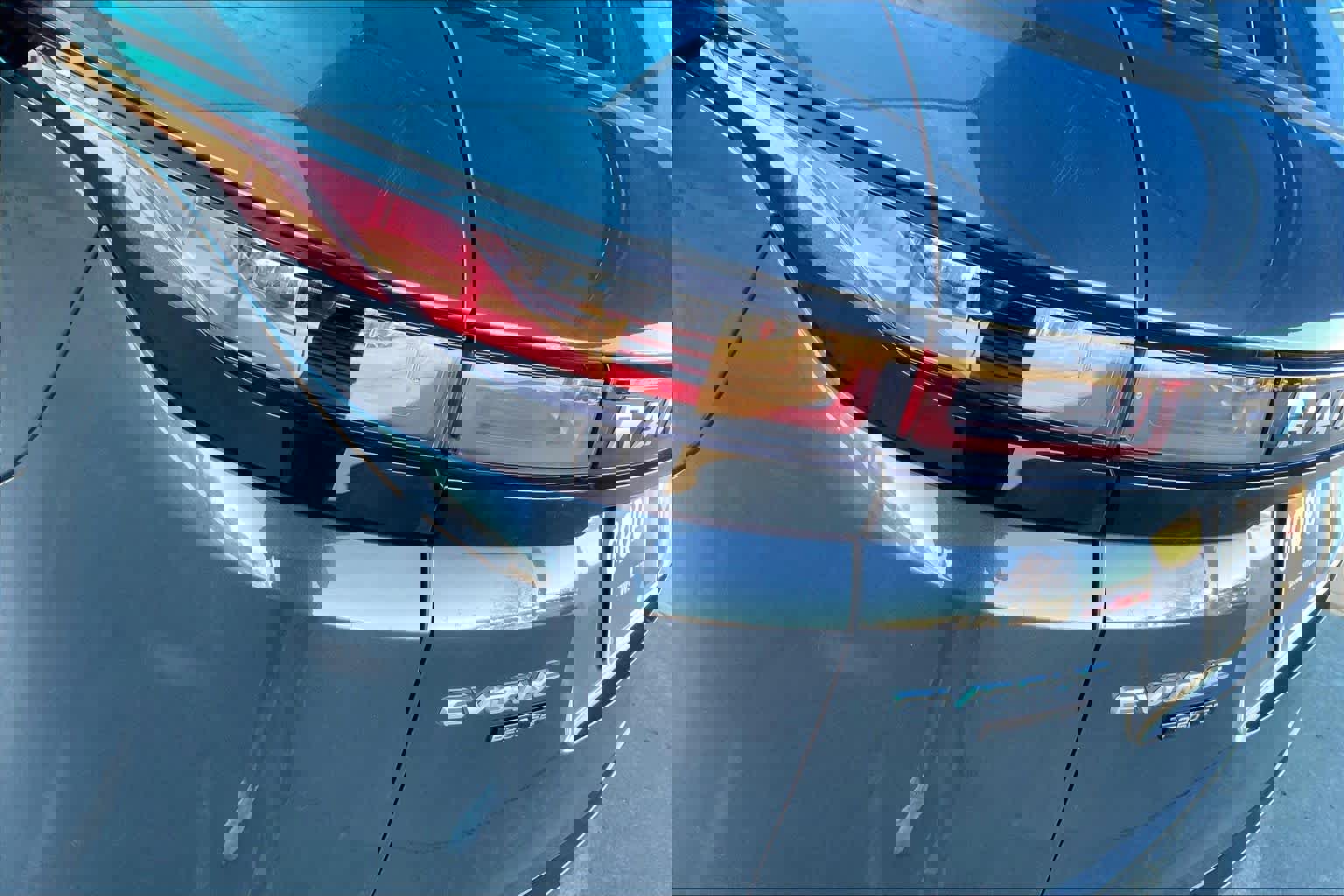 Used 2020 Land Rover Range Rover Evoque SE image 29