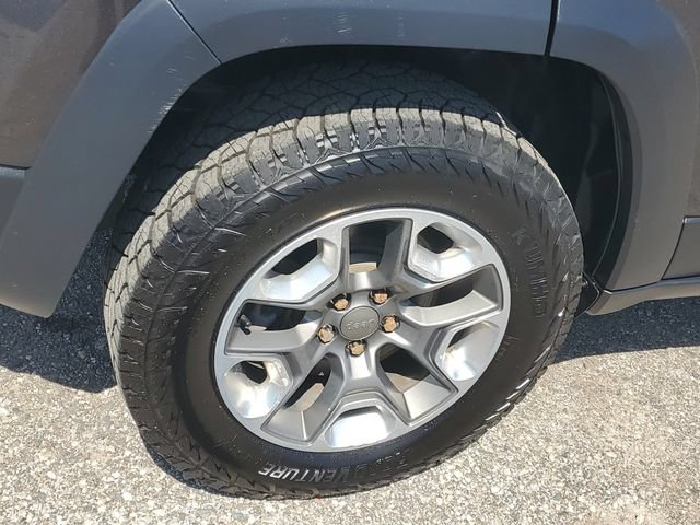 Used 2019 Jeep Cherokee Trailhawk w/ Comfort & Convenience Group AWD/4WD image 5