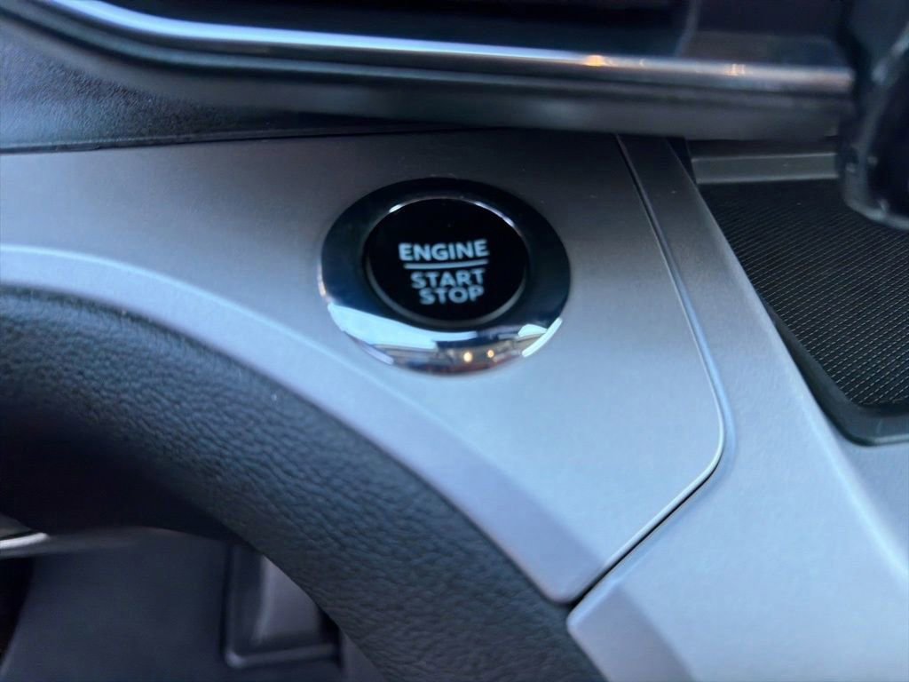 Used 2023 Ford Explorer XLT w/ Equipment Group 202A image 30