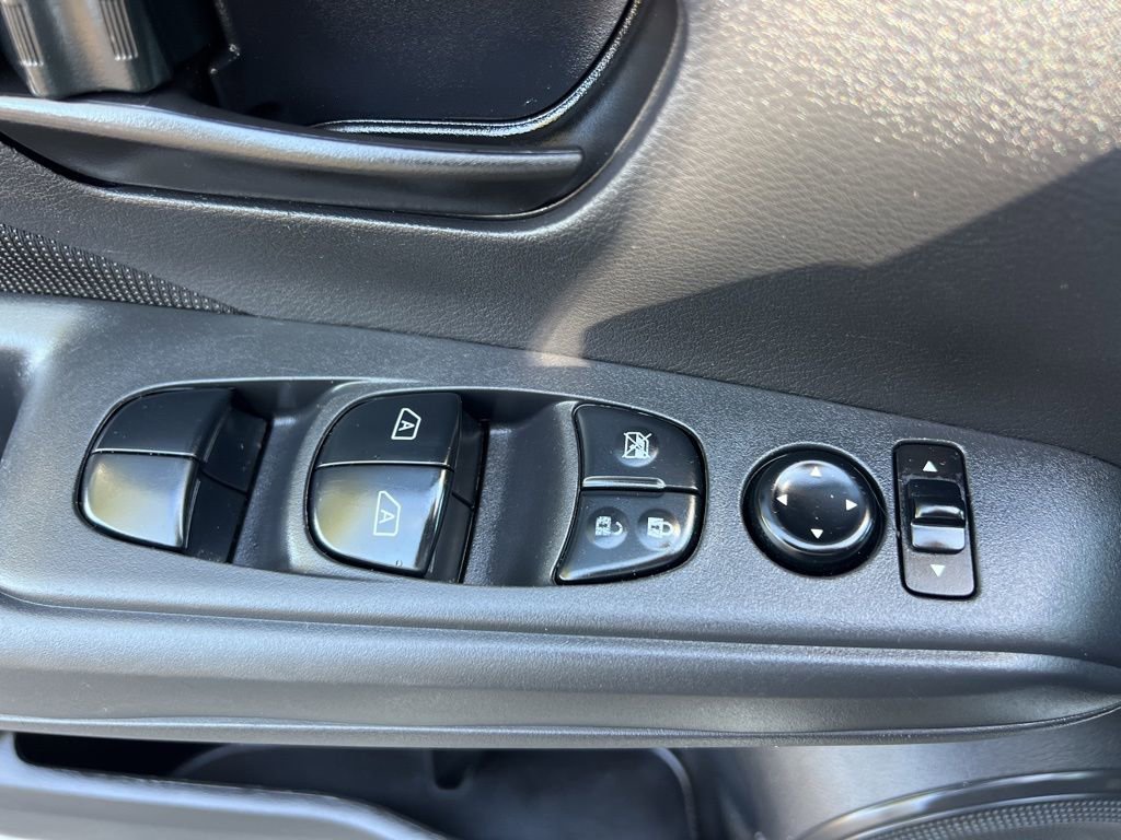 Used 2024 Nissan Kicks S image 22