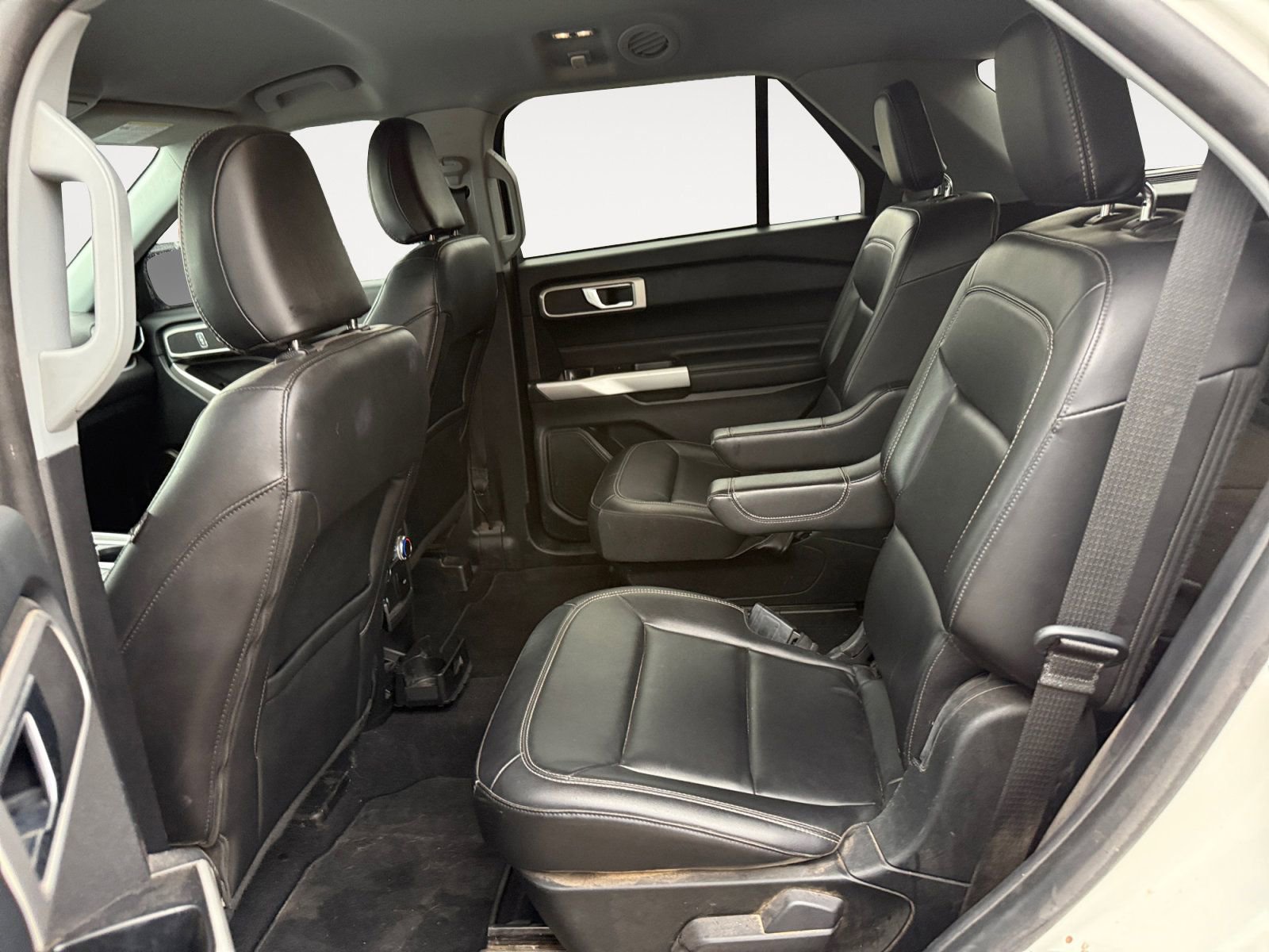 Used 2022 Ford Explorer XLT w/ Equipment Group 202A image 13