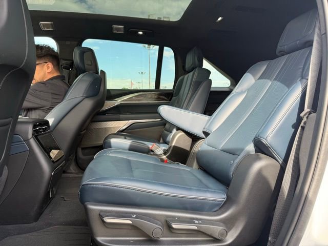 Certified 2025 Cadillac Escalade IQ Luxury 2 w/ LPO, Premium Carpet Package image 11