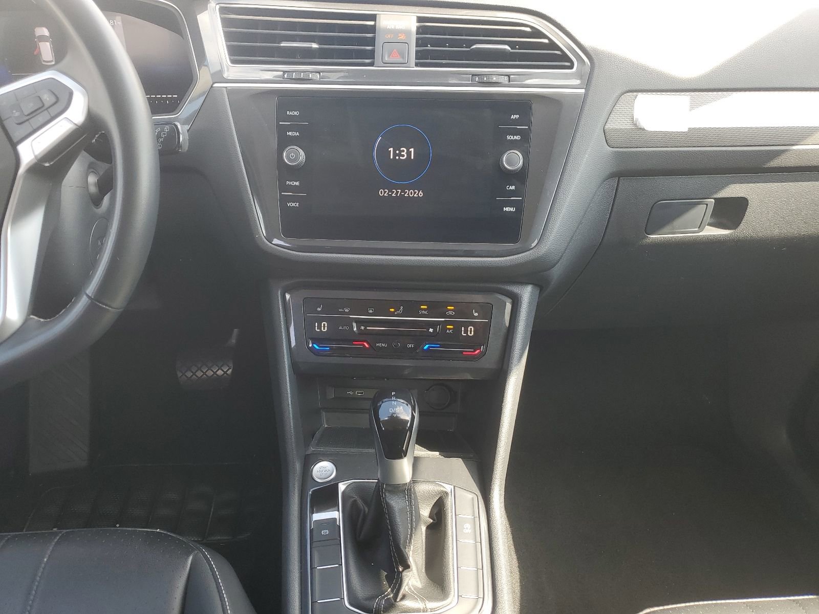 Used 2024 Volkswagen Tiguan SE FWD image 10