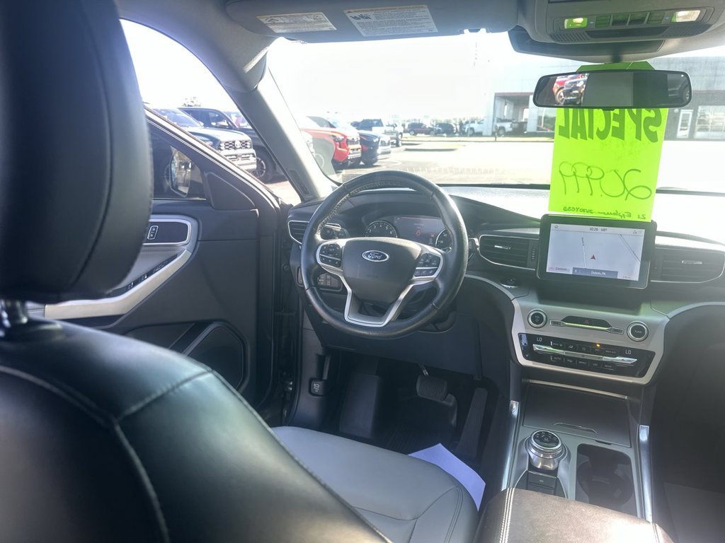 Used 2021 Ford Explorer XLT w/ Equipment Group 202A AWD/4WD image 15