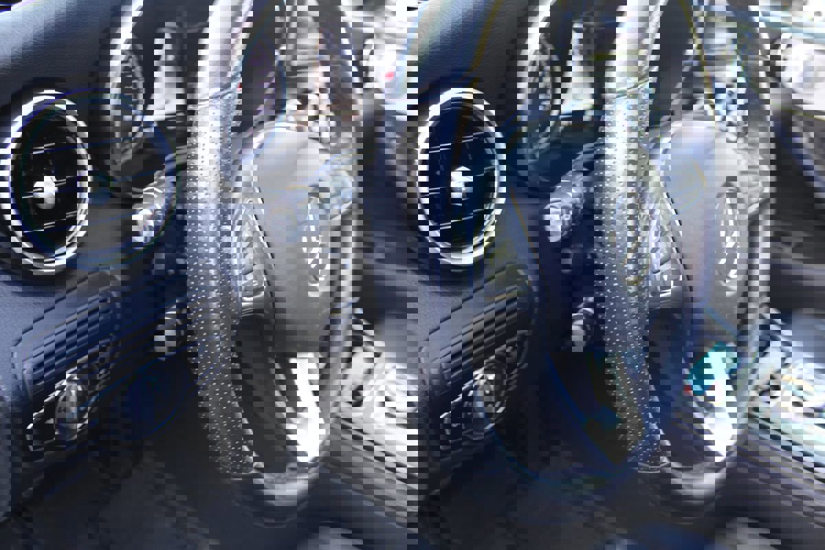 Used 2019 Mercedes-Benz GLC 300 4MATIC image 29