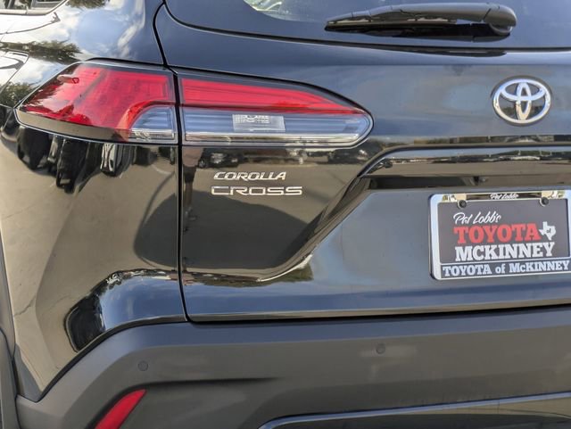 Used 2023 Toyota Corolla Cross XLE w/ Convenience Package image 10