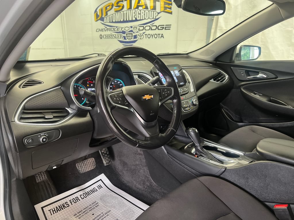 Used 2018 Chevrolet Malibu LT w/ Driver Confidence Package FWD image 19