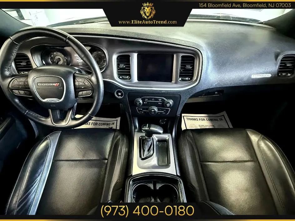 Used 2022 Dodge Charger SXT w/ Blacktop Package image 18