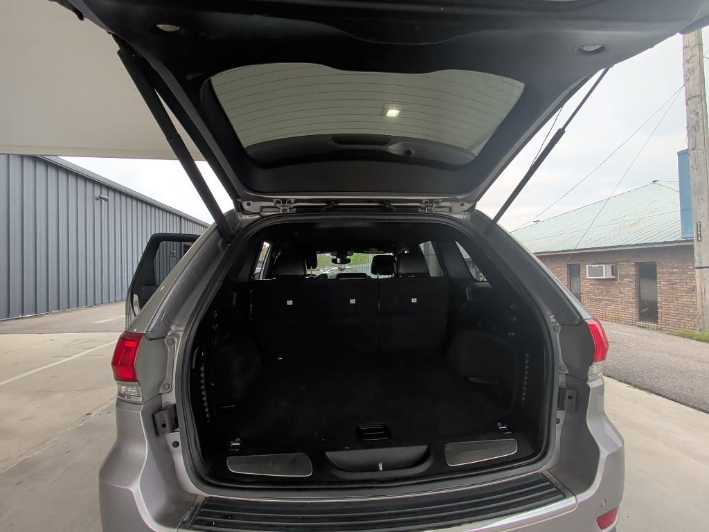 Used 2018 Jeep Grand Cherokee Limited image 9
