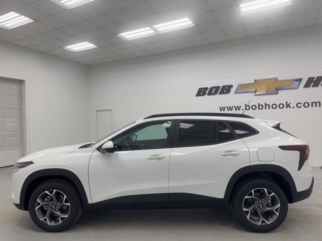 Used 2026 Chevrolet Trax LT w/ Driver Confidence Package FWD image 8