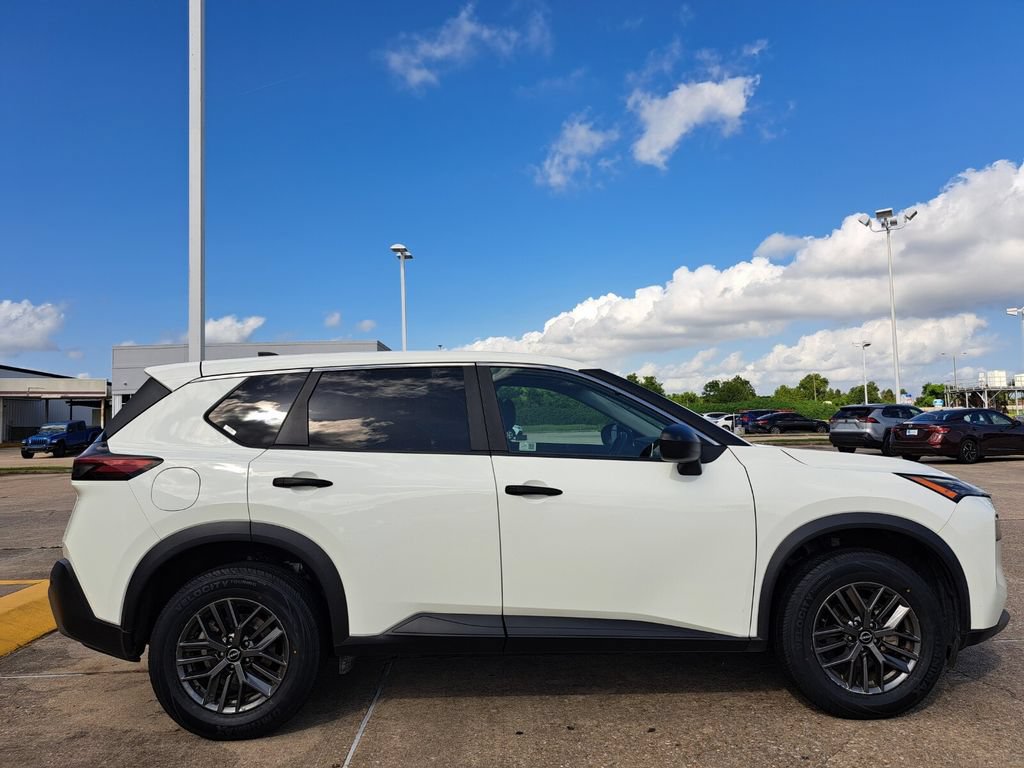 Used 2023 Nissan Rogue S FWD image 4