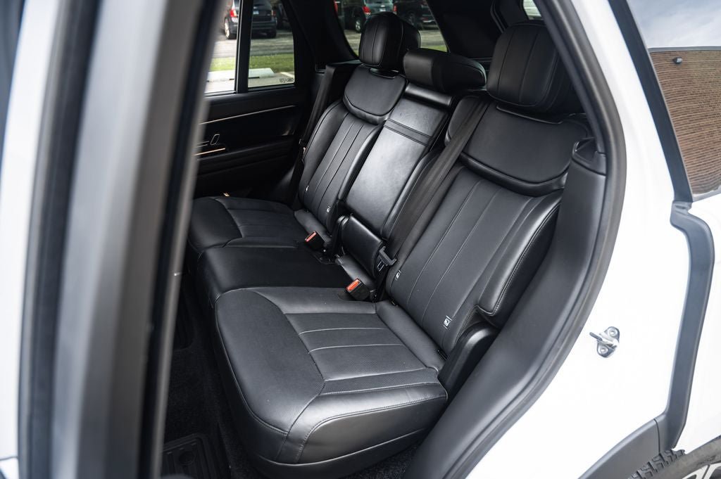 Used 2024 Land Rover Range Rover SE AWD/4WD image 18