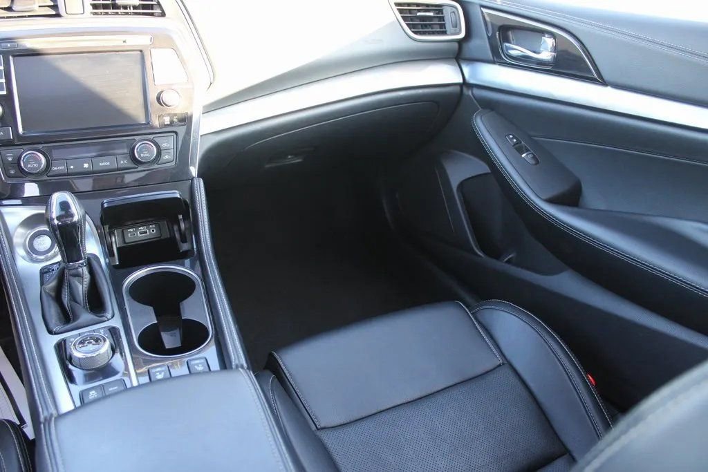 Used 2023 Nissan Maxima SL FWD image 34