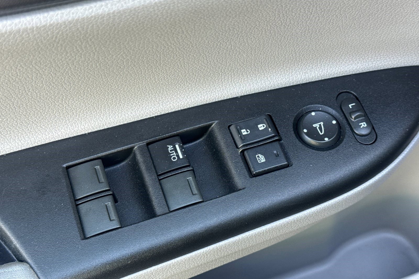 Used 2014 Honda Accord LX image 12