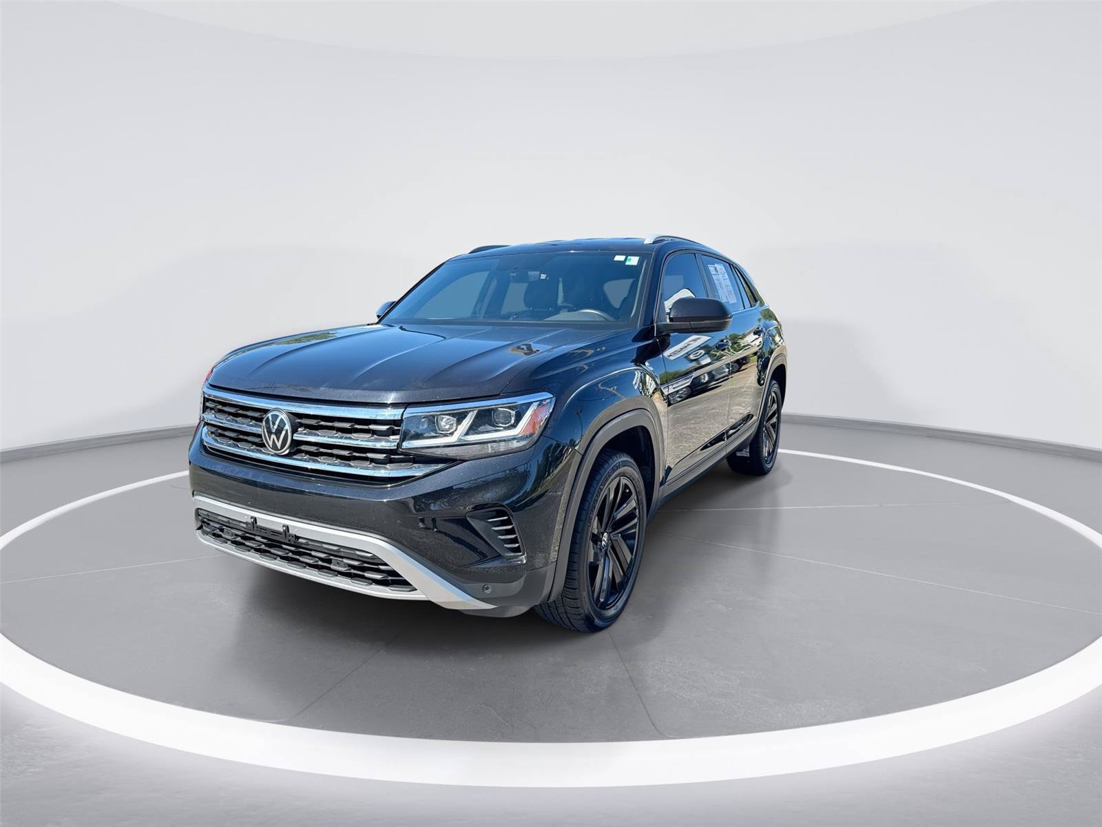 Used 2020 Volkswagen Atlas Cross Sport SE FWD image 4
