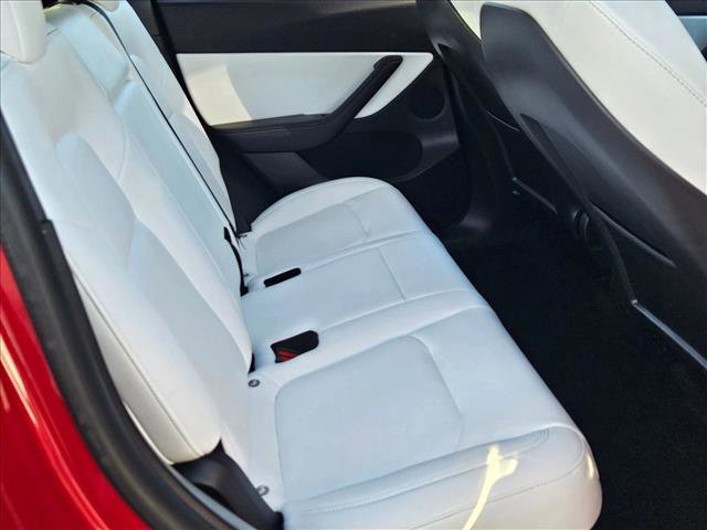 Used 2022 Tesla Model Y Long Range image 21