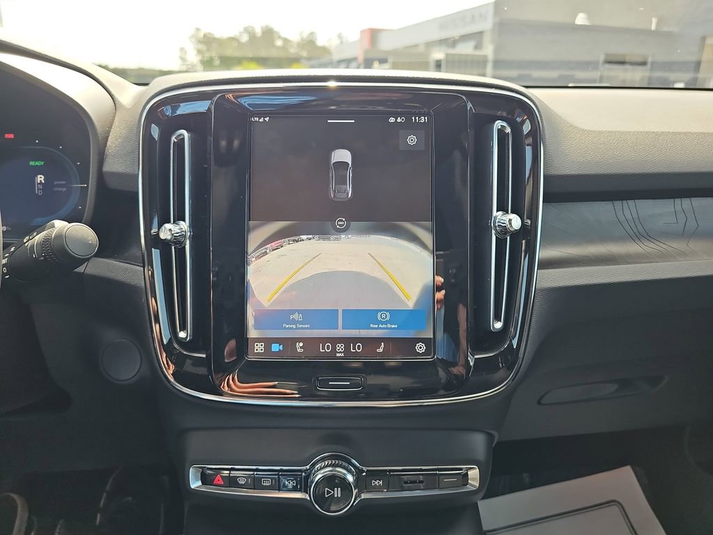 Used 2023 Volvo C40 P8 Recharge Ultimate image 27