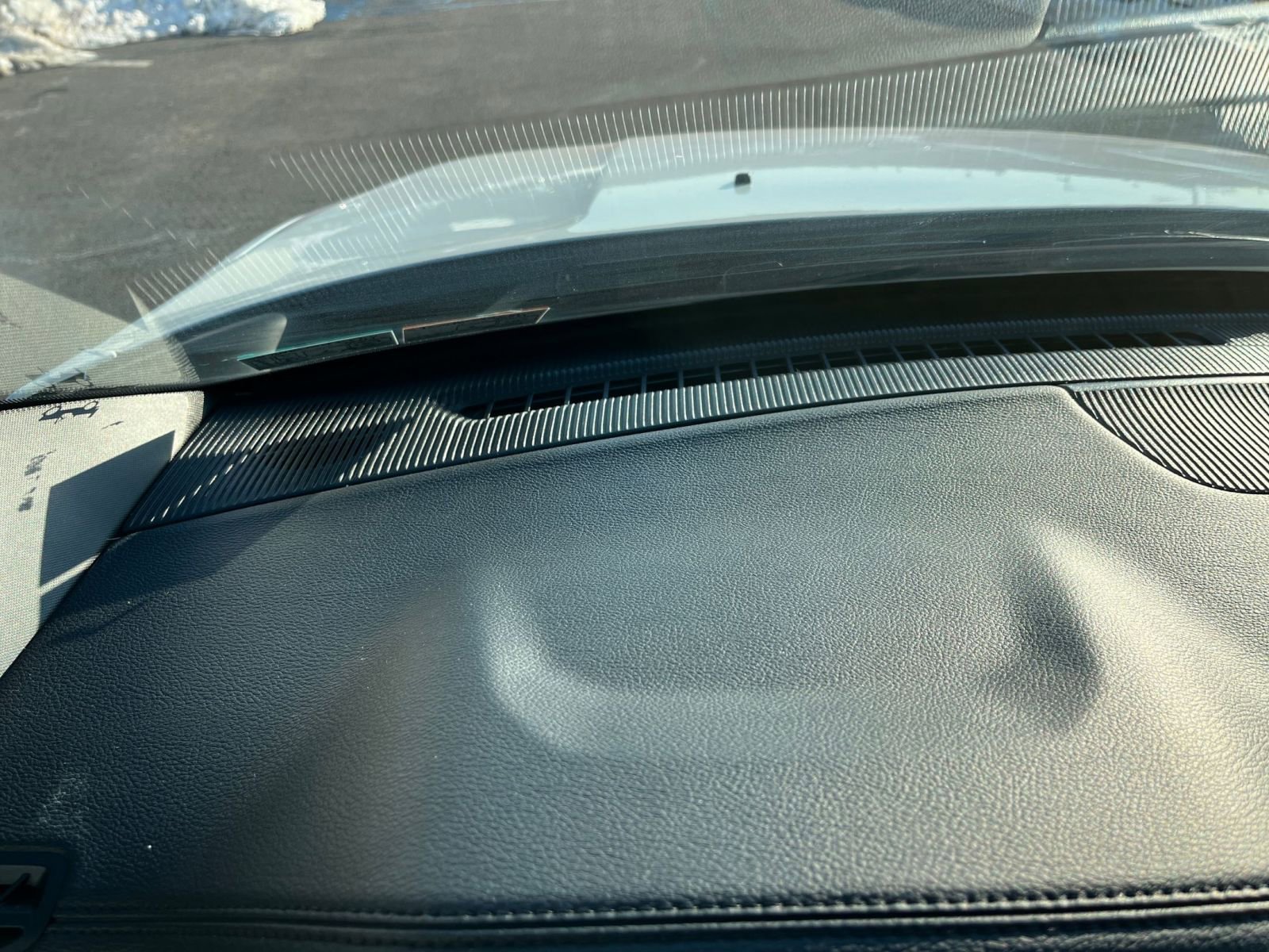 Used 2025 Jeep Compass Limited image 35