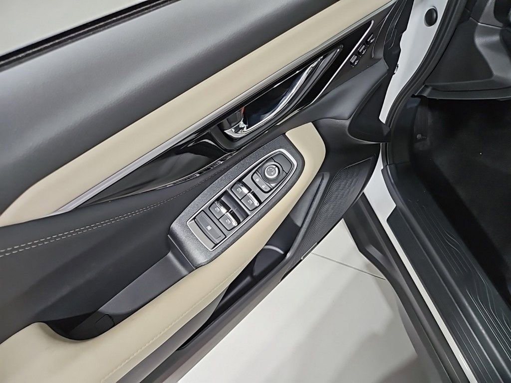 Used 2025 Subaru Outback Limited image 13