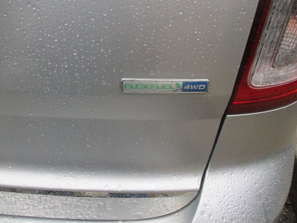 Used 2014 Ford Explorer XLT w/ Equipment Group 202A image 5