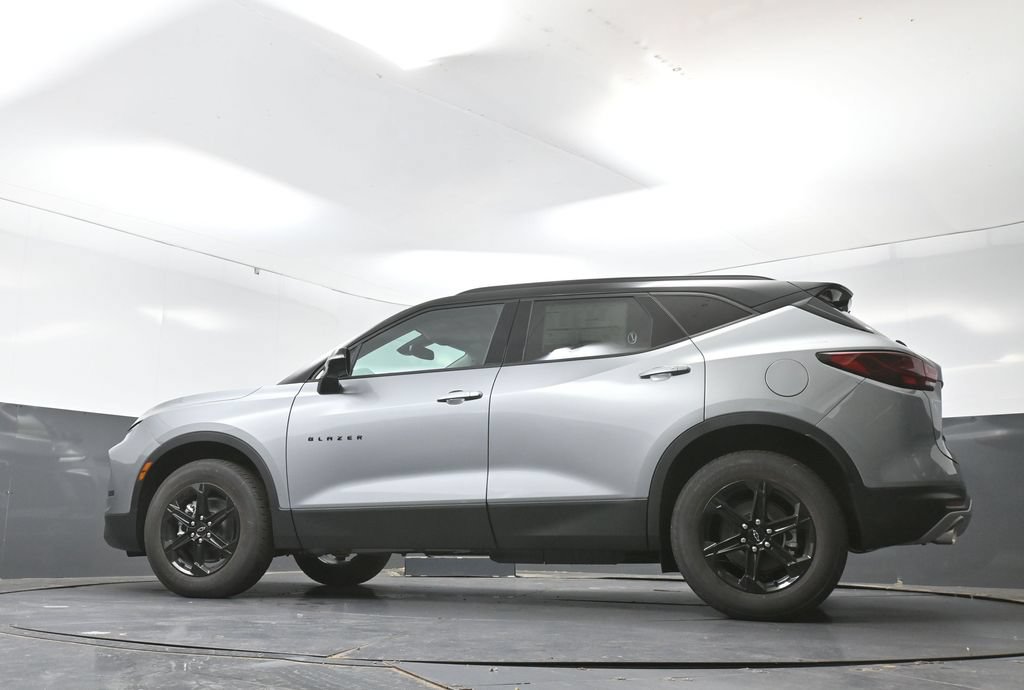 New 2026 Chevrolet Blazer LT w/ Midnight/Sport Edition AWD/4WD image 42