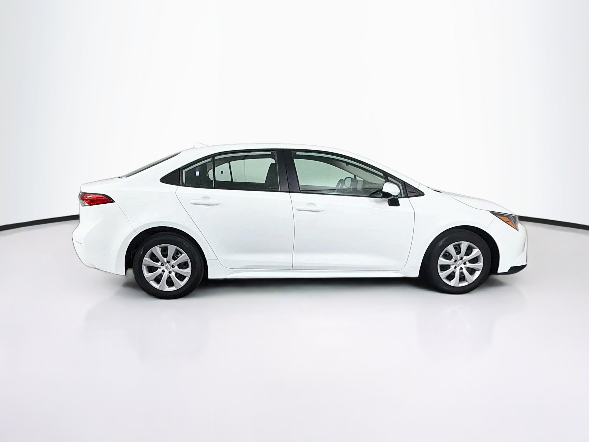Used 2025 Toyota Corolla LE FWD image 10